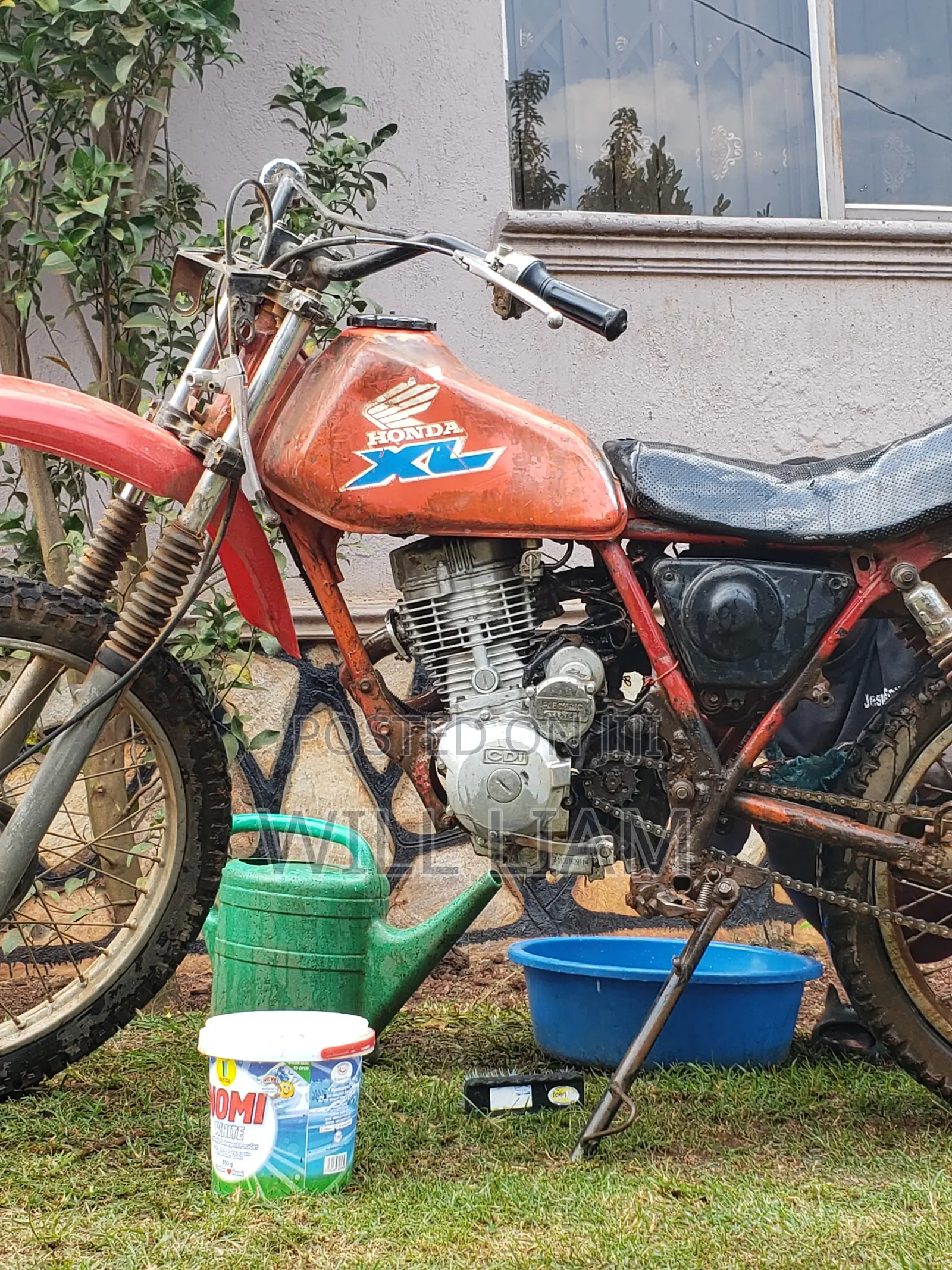 Honda 1998 Red