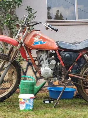 Honda 1998 Red