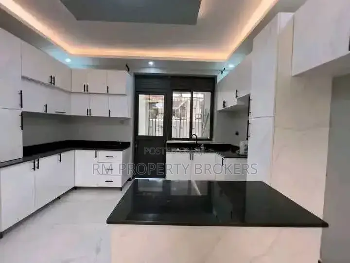 3bdrm Apartment in Bukoto, Central Division for rent