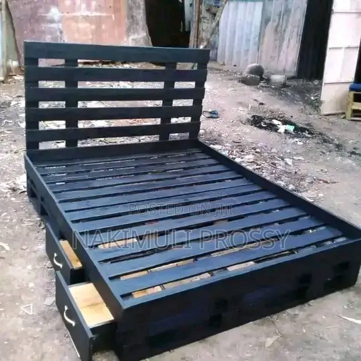 White Four by Six Pallet Bed 4by6