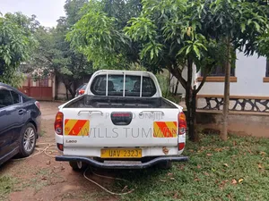 Mitsubishi L200 2013 White