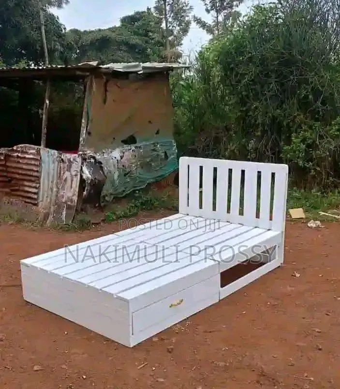 5by6 White Pallet Bed With Bedside Drawers