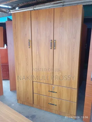 4by6 Feet Wardrobe With One Lock