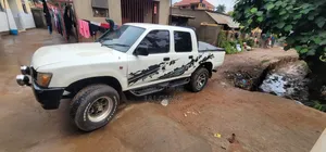 Toyota Hilux 1996 White