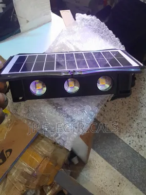 Up and Down 3 Eye Solar Wall Light