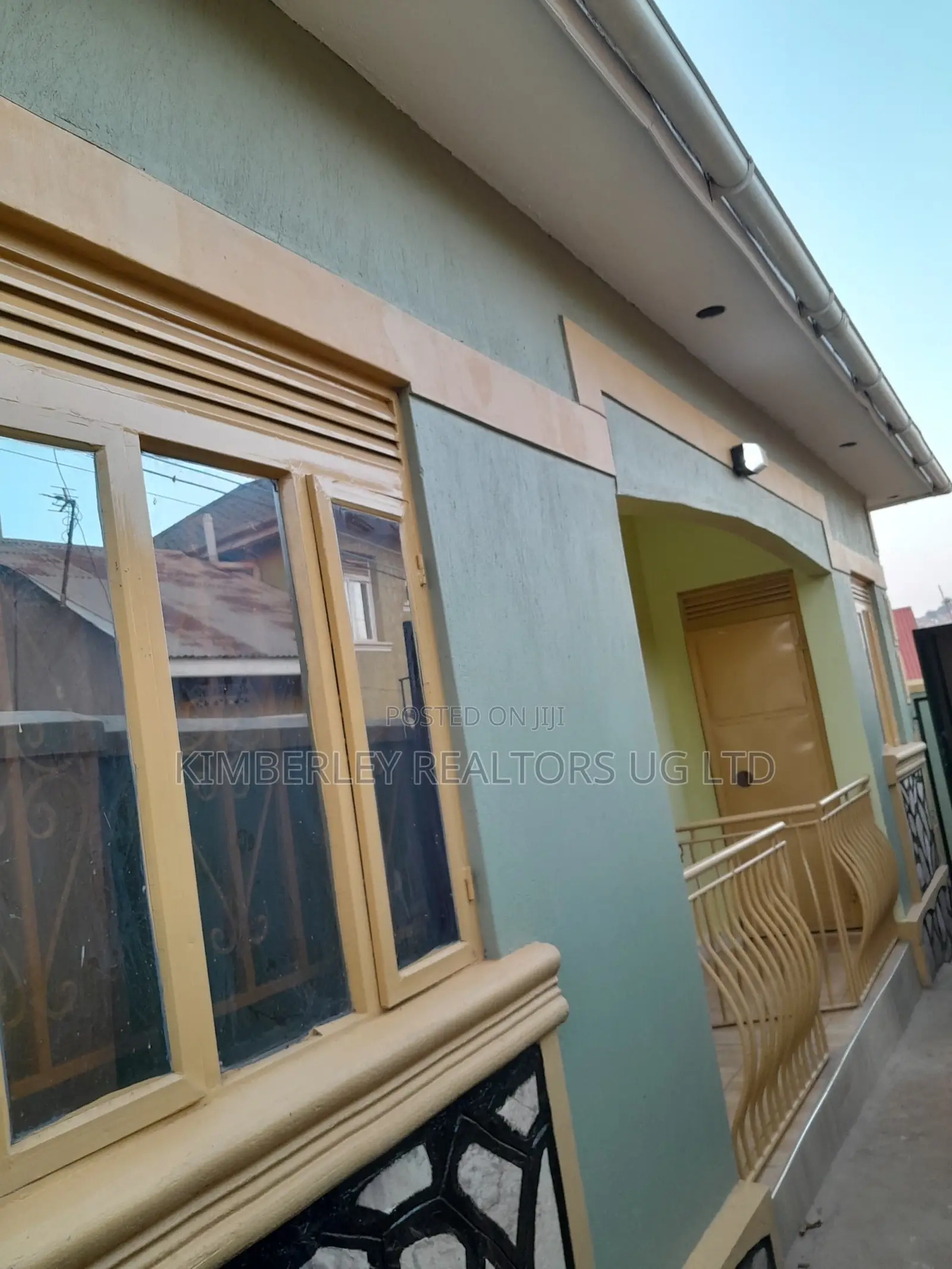 2bdrm House in Division A for sale