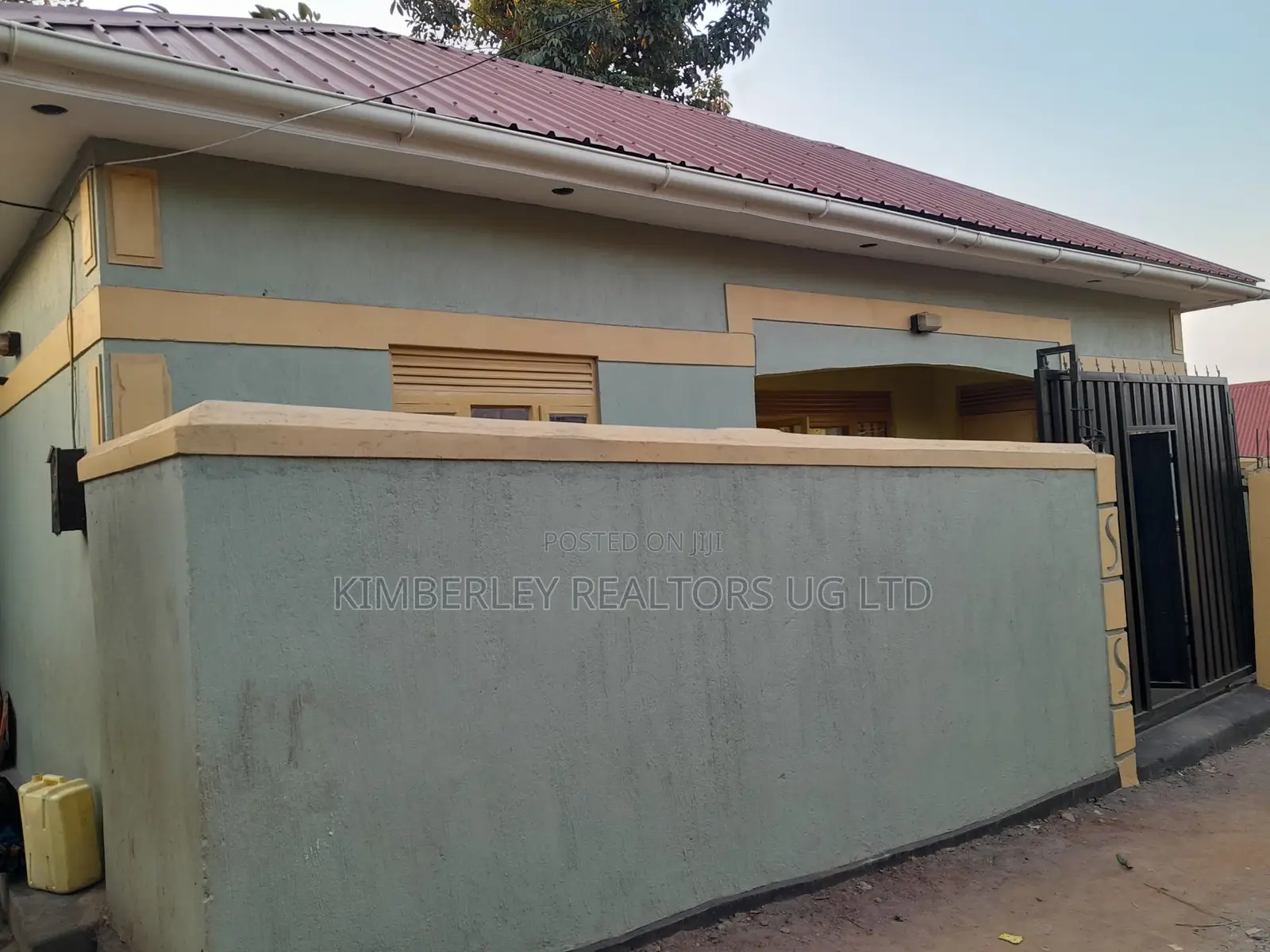2bdrm House in Division A for sale