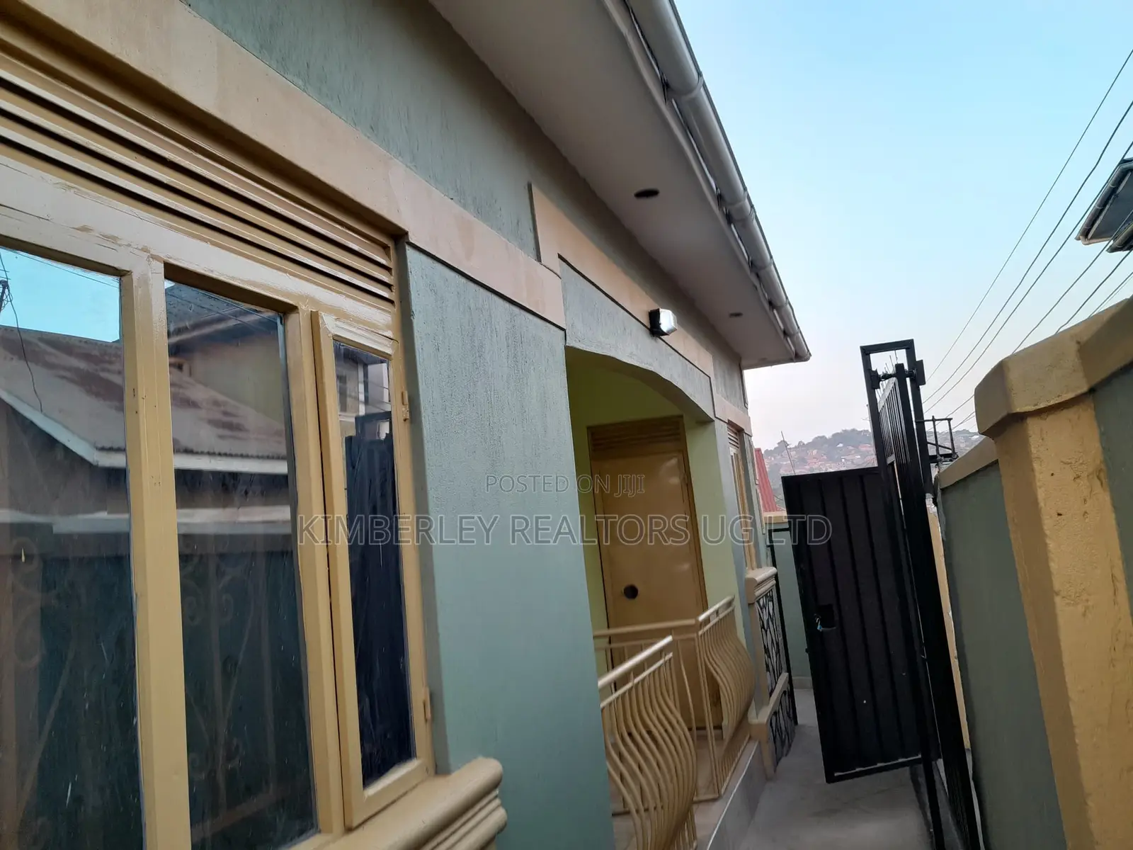 2bdrm House in Division A for sale
