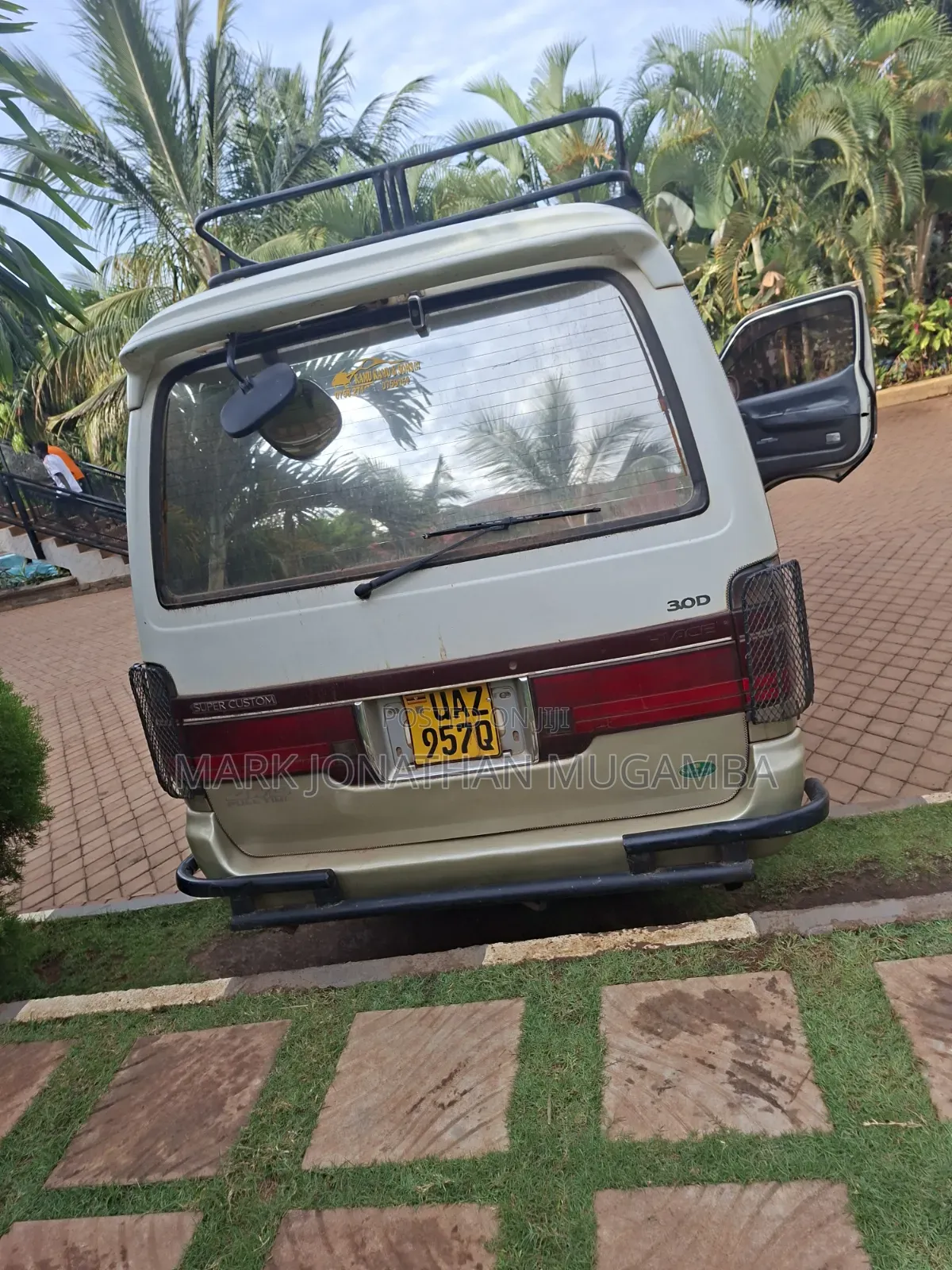 Toyota HiAce 2003