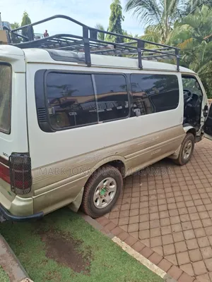 Toyota HiAce 2003