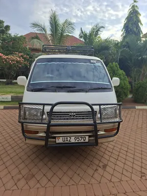 Toyota HiAce 2003