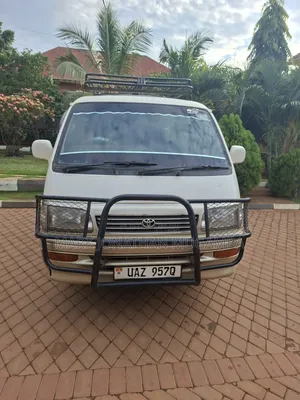 Toyota HiAce 2003