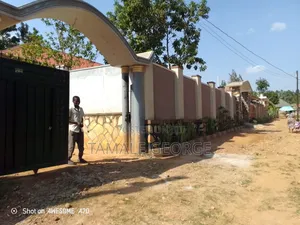 3bdrm Bungalow in Kigaga Estate, Nsangi for sale