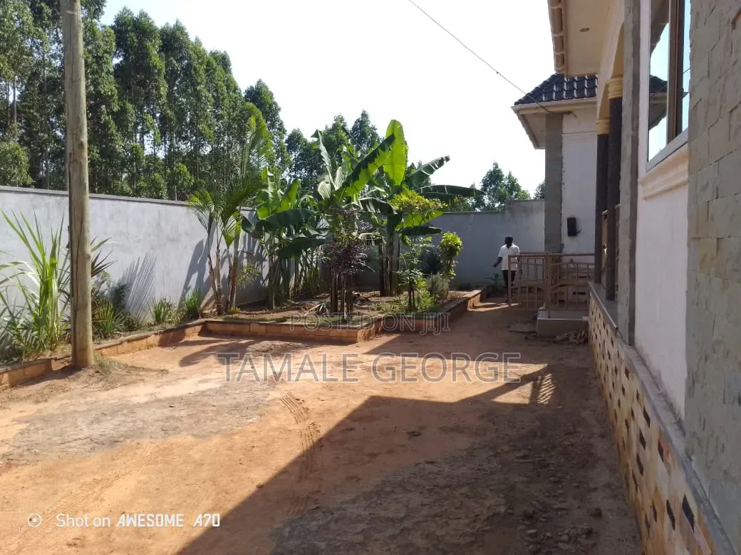 3bdrm Bungalow in Kigaga Estate, Nsangi for sale