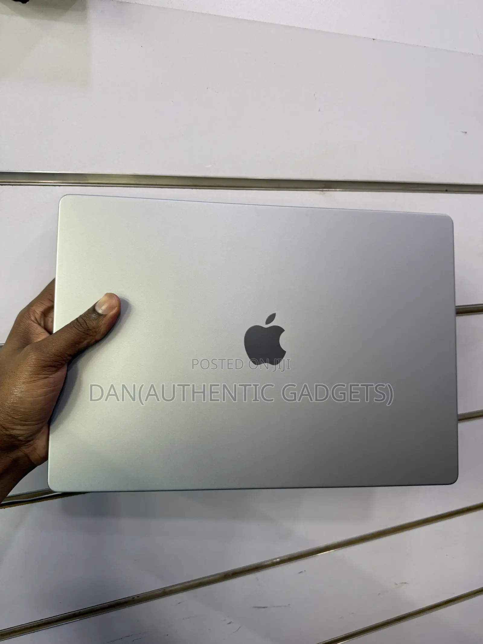 Laptop Apple MacBook Pro 2021 M1 Max 16GB Apple M1 Pro SSD 1T