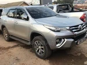 Toyota Fortuner 2015 Silver
