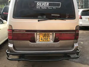 Toyota HiAce 2002 Silver