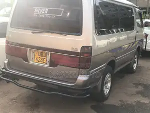 Toyota HiAce 2002 Silver