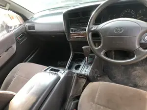 Toyota HiAce 2002 Silver