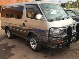 Toyota HiAce 2002 Silver