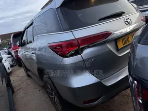 Toyota Fortuner 2019 Silver