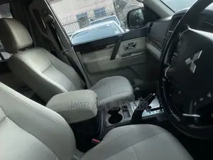 Mitsubishi Pajero 3.2 Di-Dc GLS 2011 White