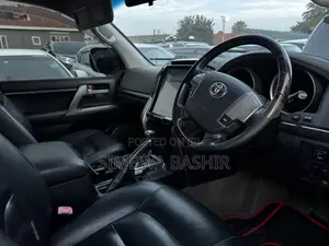 Toyota Land Cruiser 2016 Red