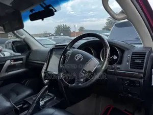 Toyota Land Cruiser 2016 Red