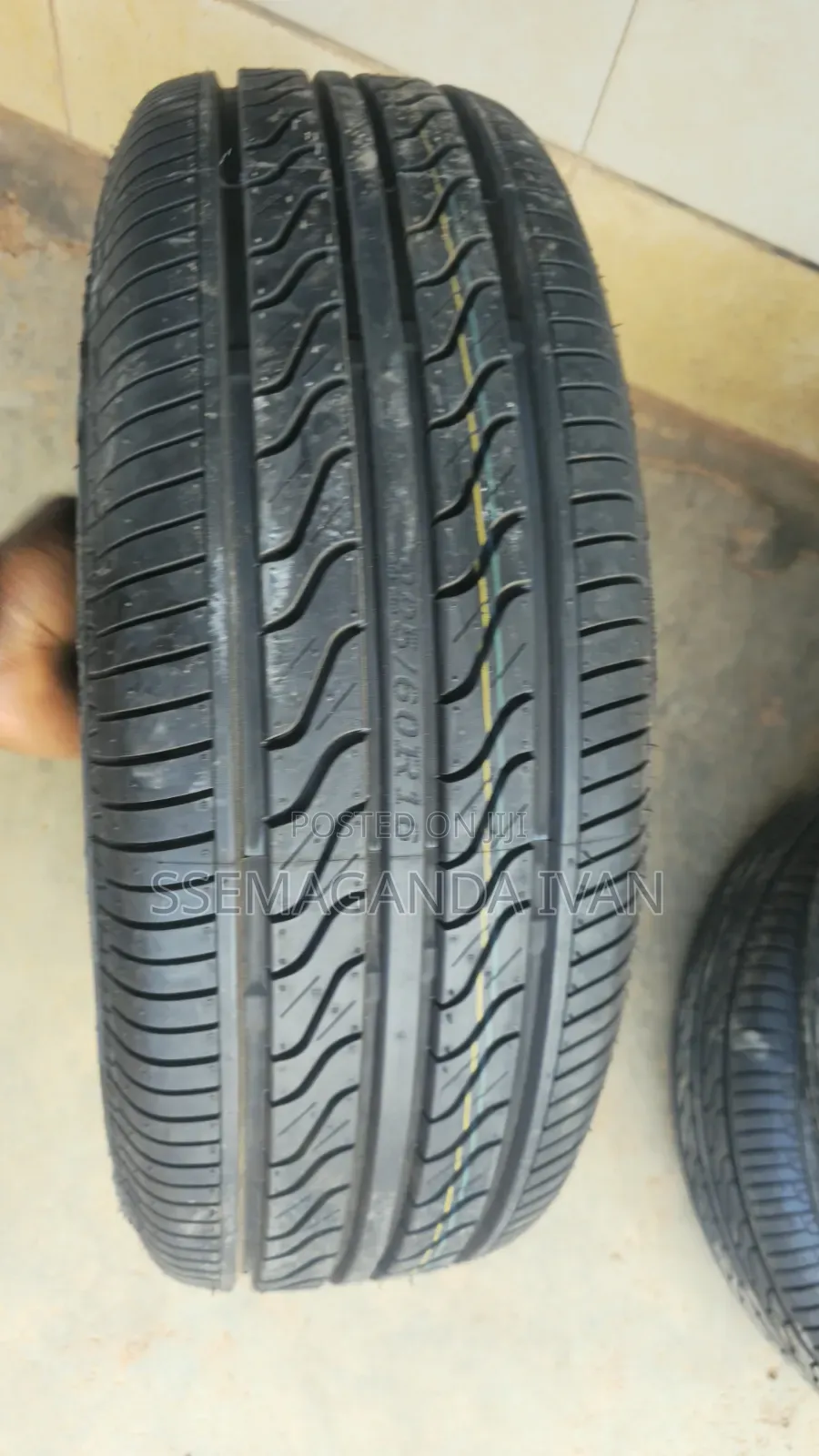 265/70r16 112h Apollo Tyres Made in India