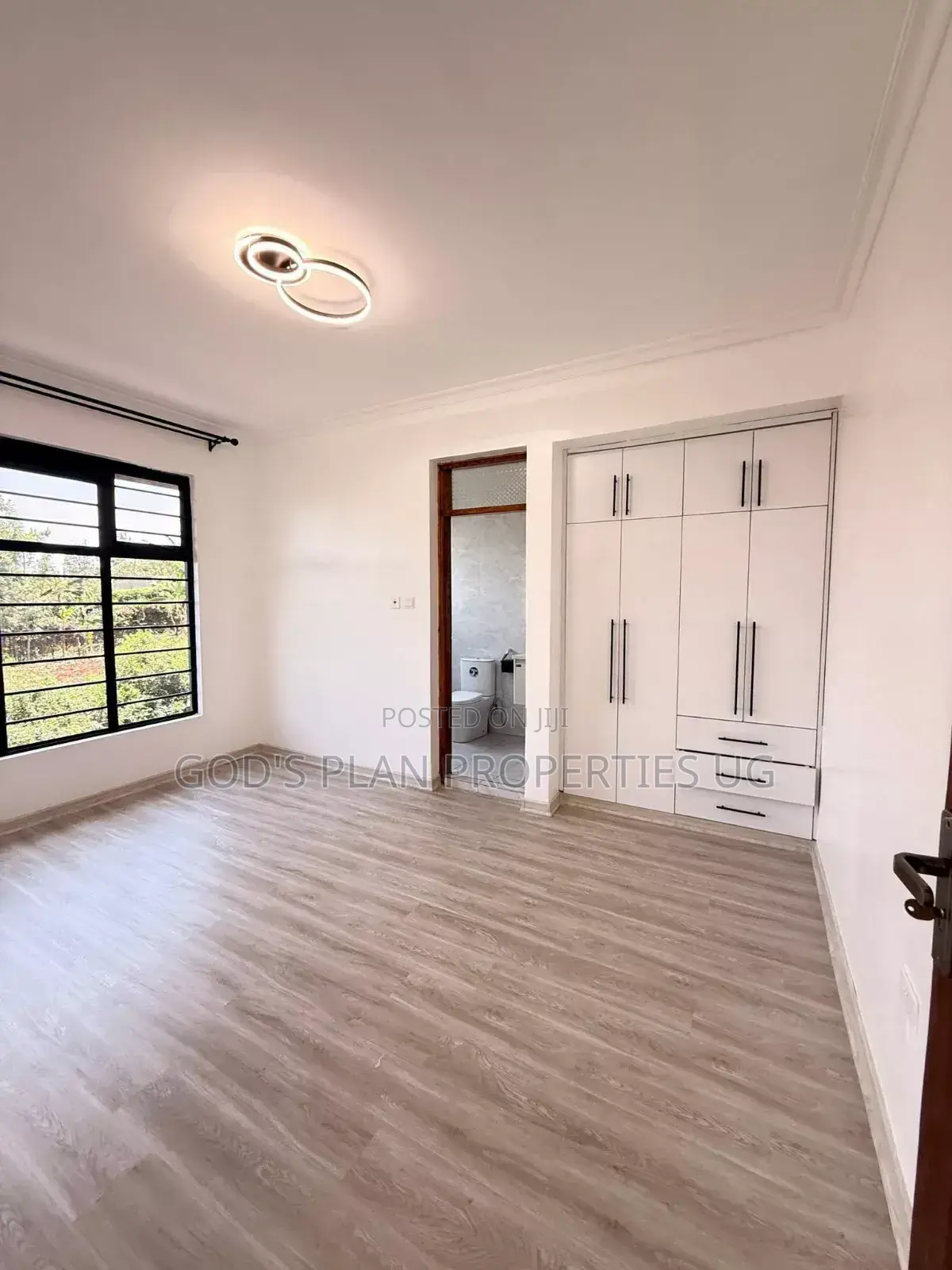 3bdrm Apartment in Muyenga Estate, Central Division for rent