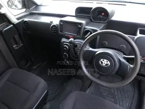 Toyota Porte 2010 Silver