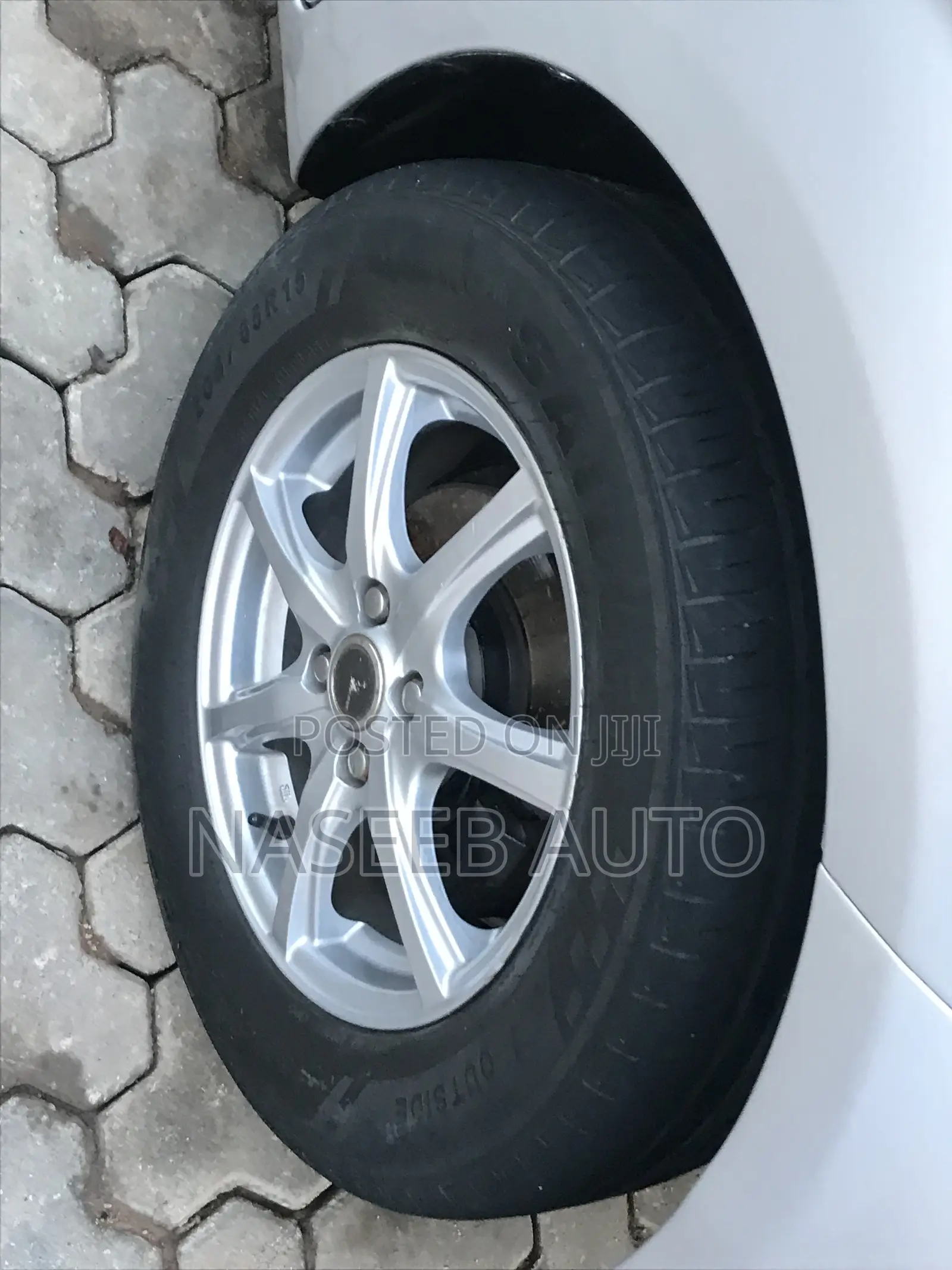 Toyota Porte 2010 Silver