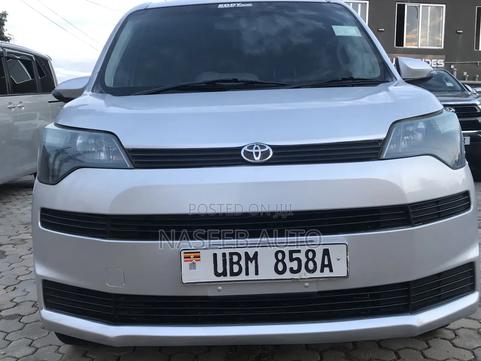 Toyota Porte 2010 Silver