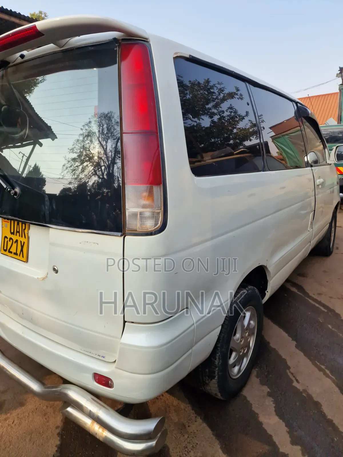Toyota Noah 2001 White