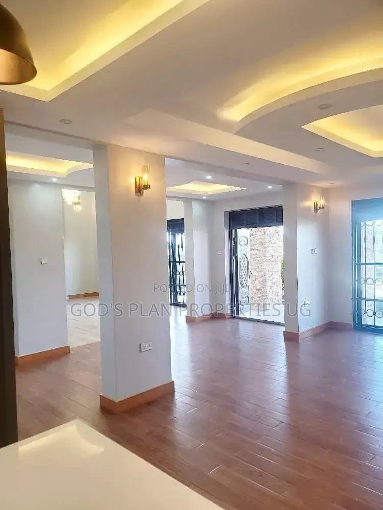 4bdrm Duplex in Nsambya Estate, Central Division for rent