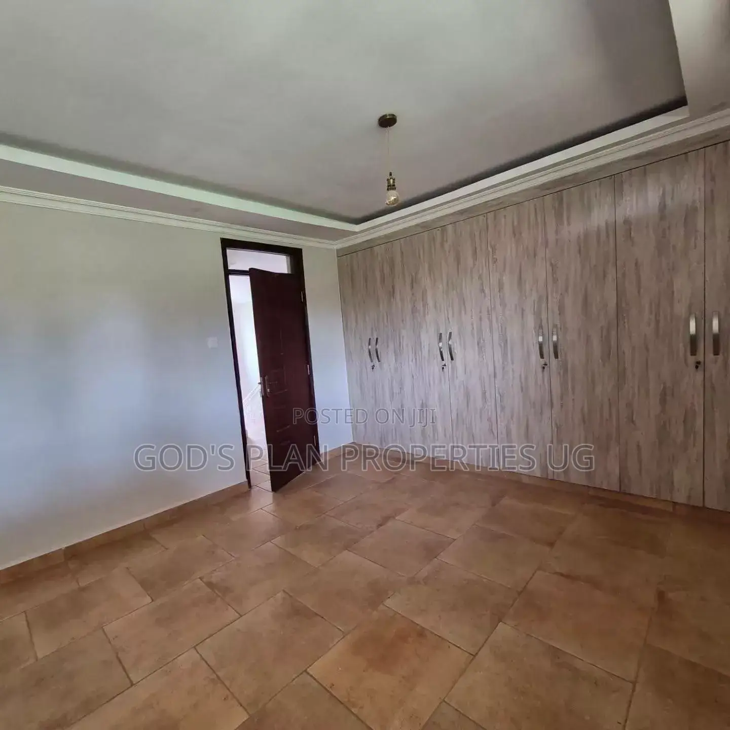 3bdrm Apartment in Muyenga Bukasa, Central Division for rent