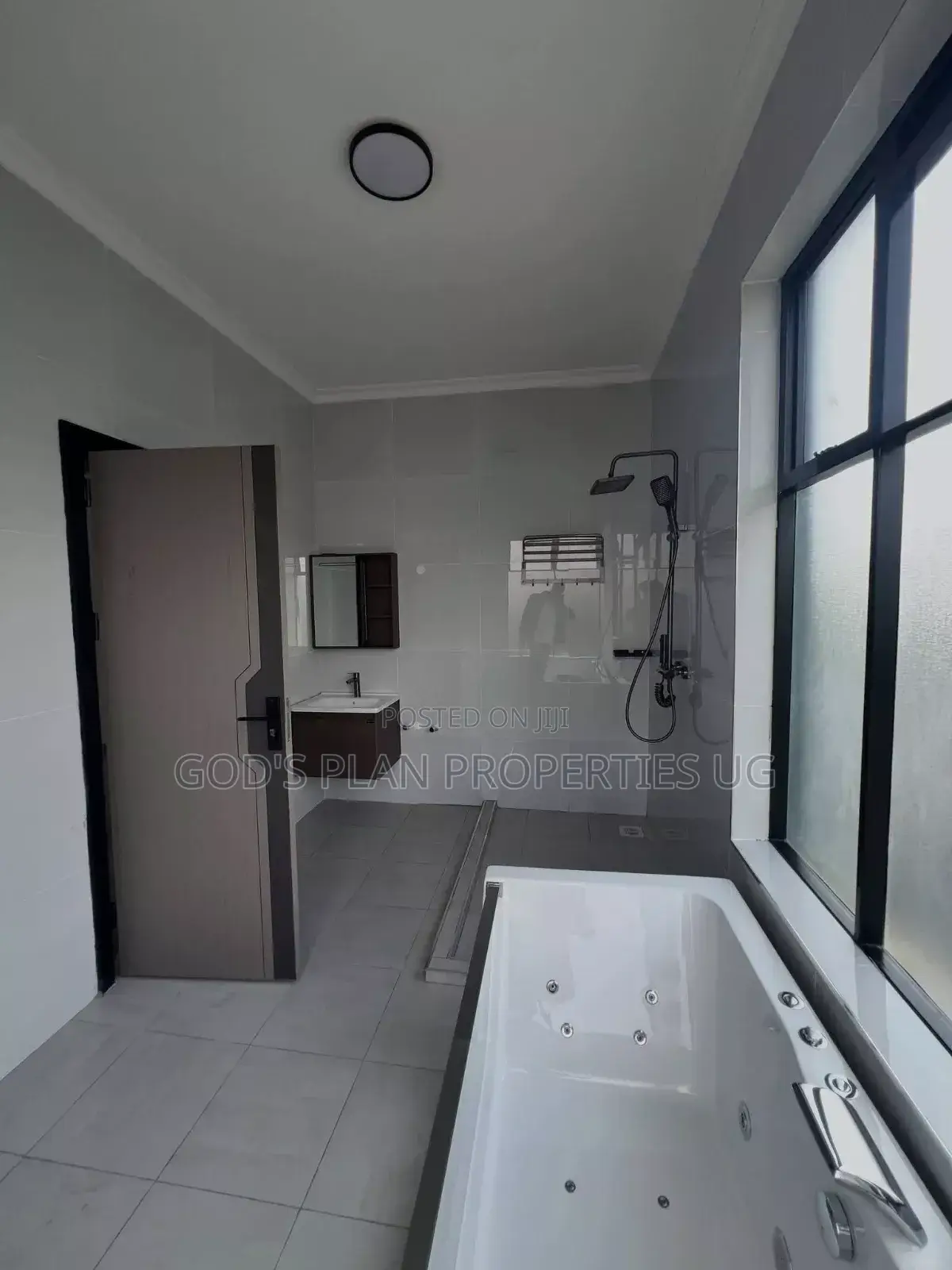 3bdrm Apartment in Buziga Estate, Central Division for rent