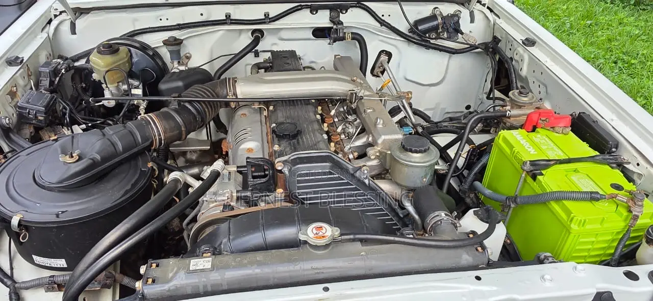Toyota Land Cruiser 2015 White
