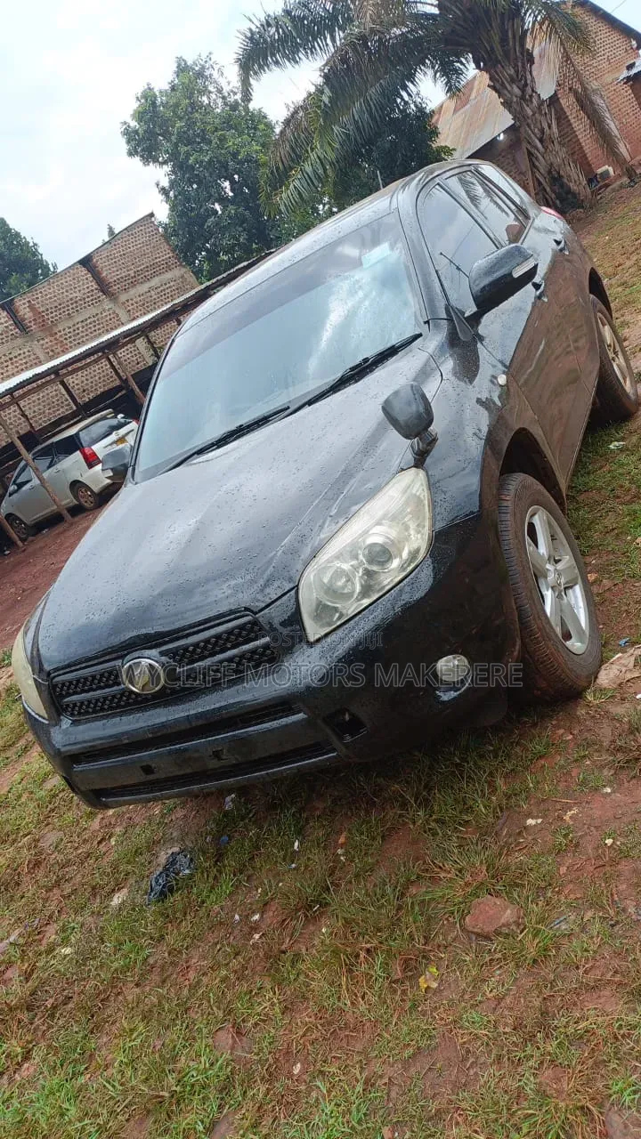 Toyota HiAce 2006 Black