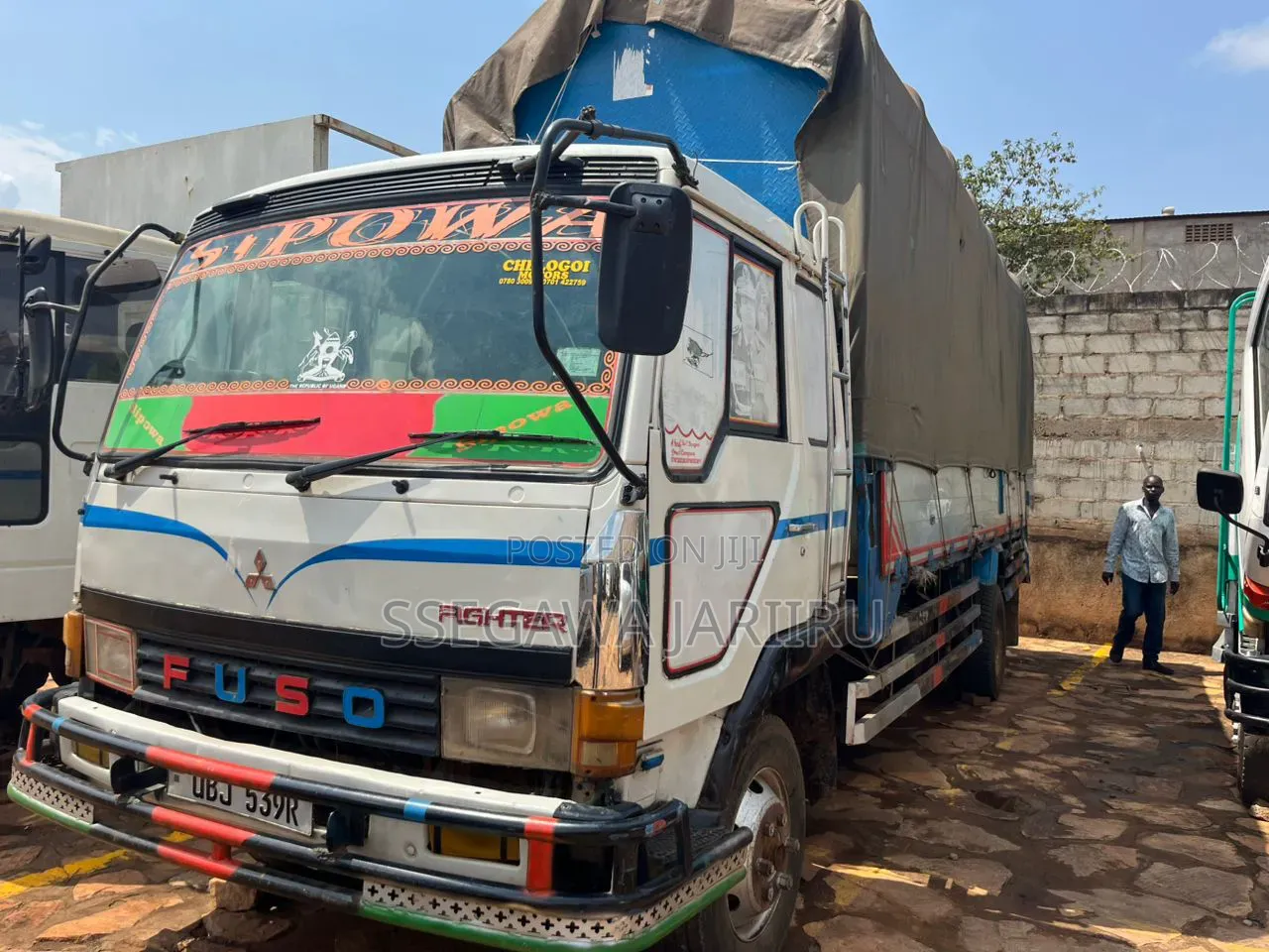 Mitsubishi Fuso 1990 White
