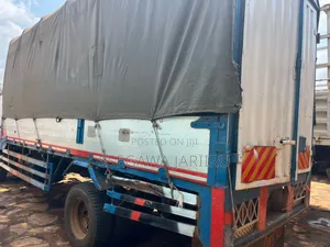 Mitsubishi Fuso 1990 White