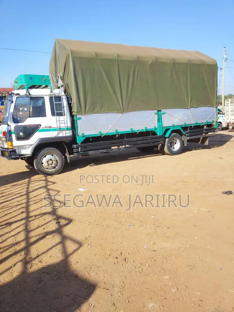 Mitsubishi Fuso 1998 White