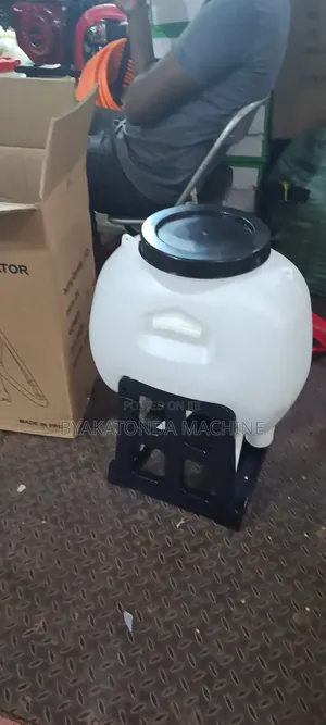 Fertilizer Applicator