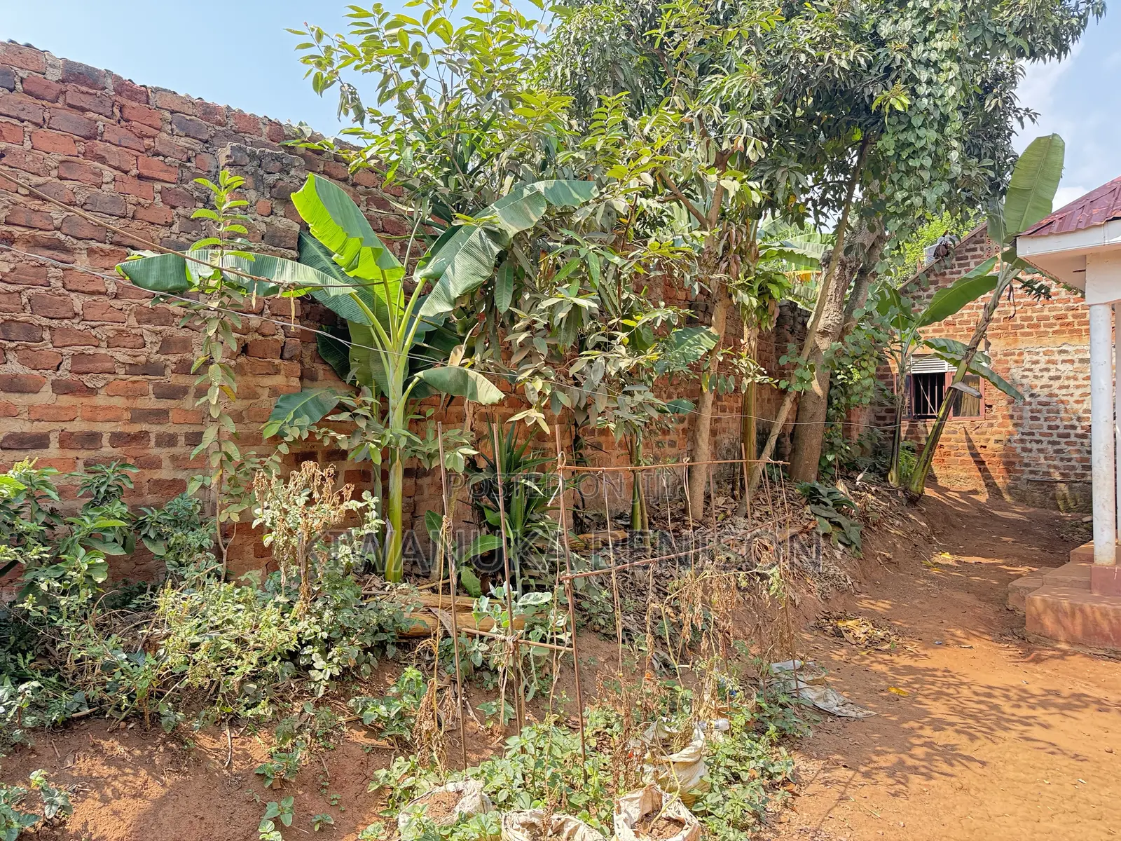3bdrm House in Buloba, Central Division for sale