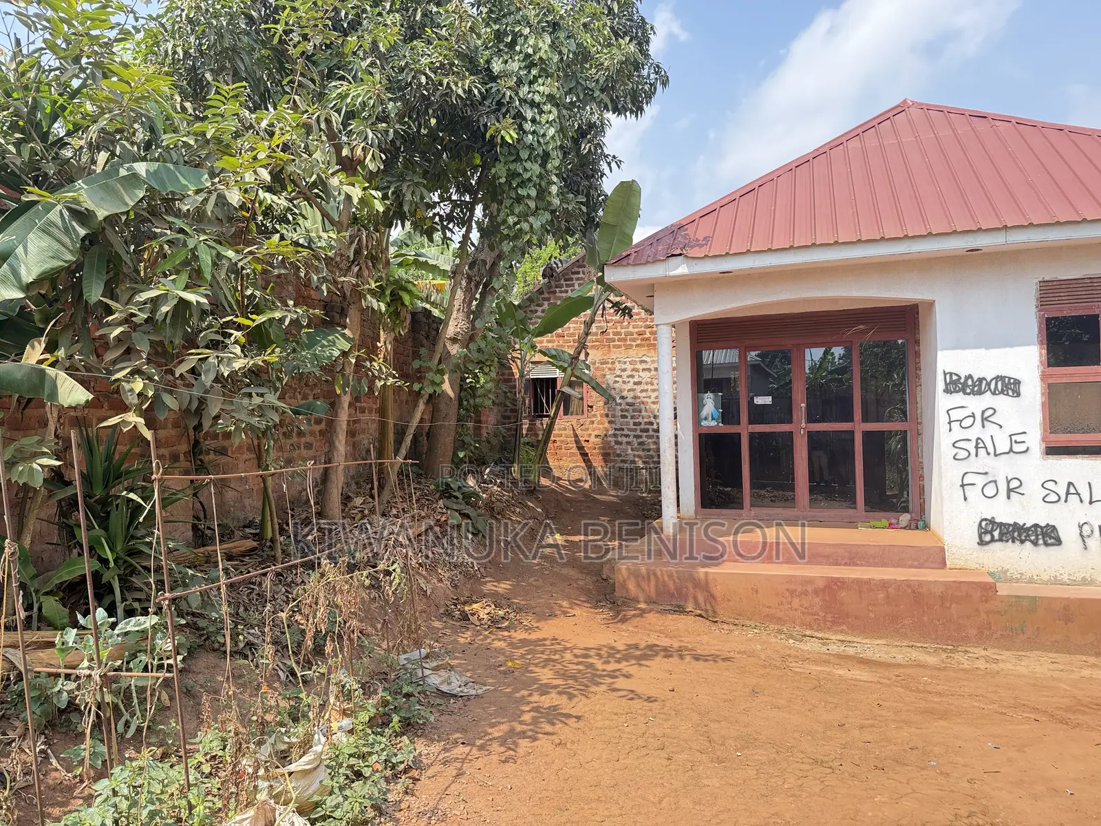 3bdrm House in Buloba, Central Division for sale