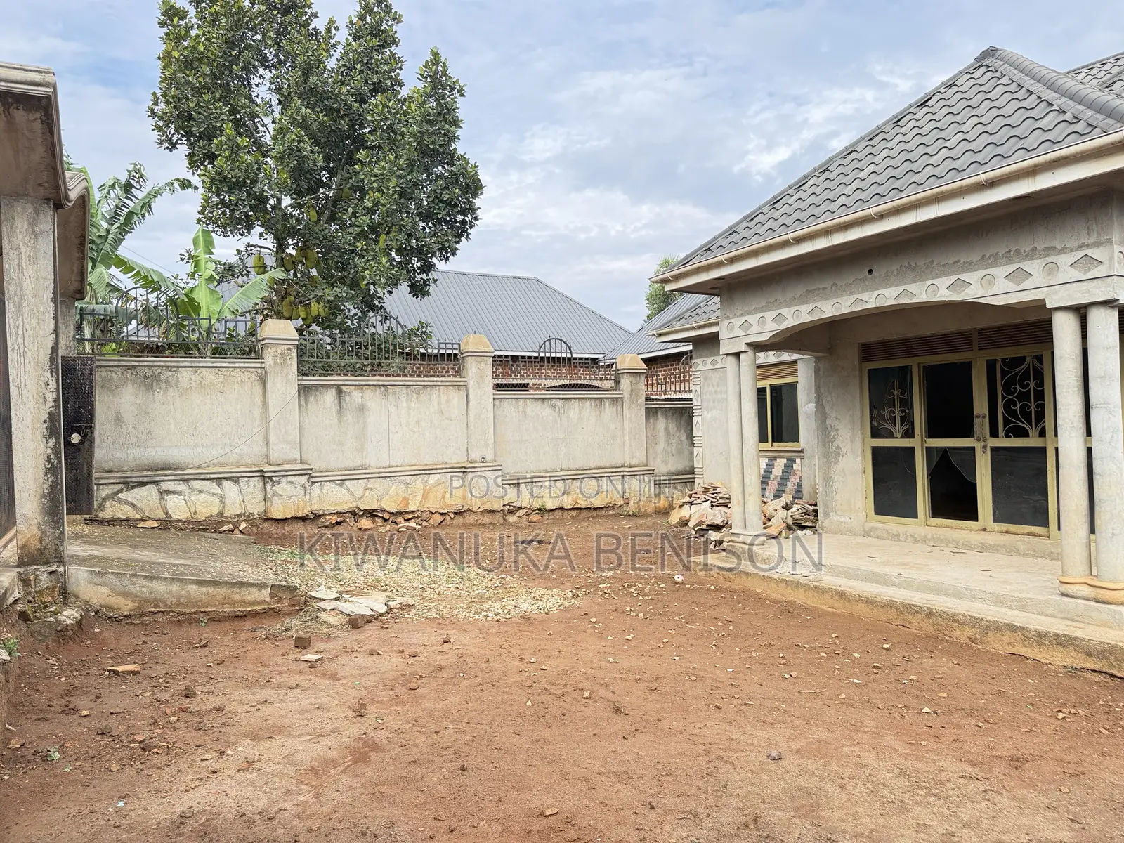 3bdrm Bungalow in Buloba, Central Division for sale