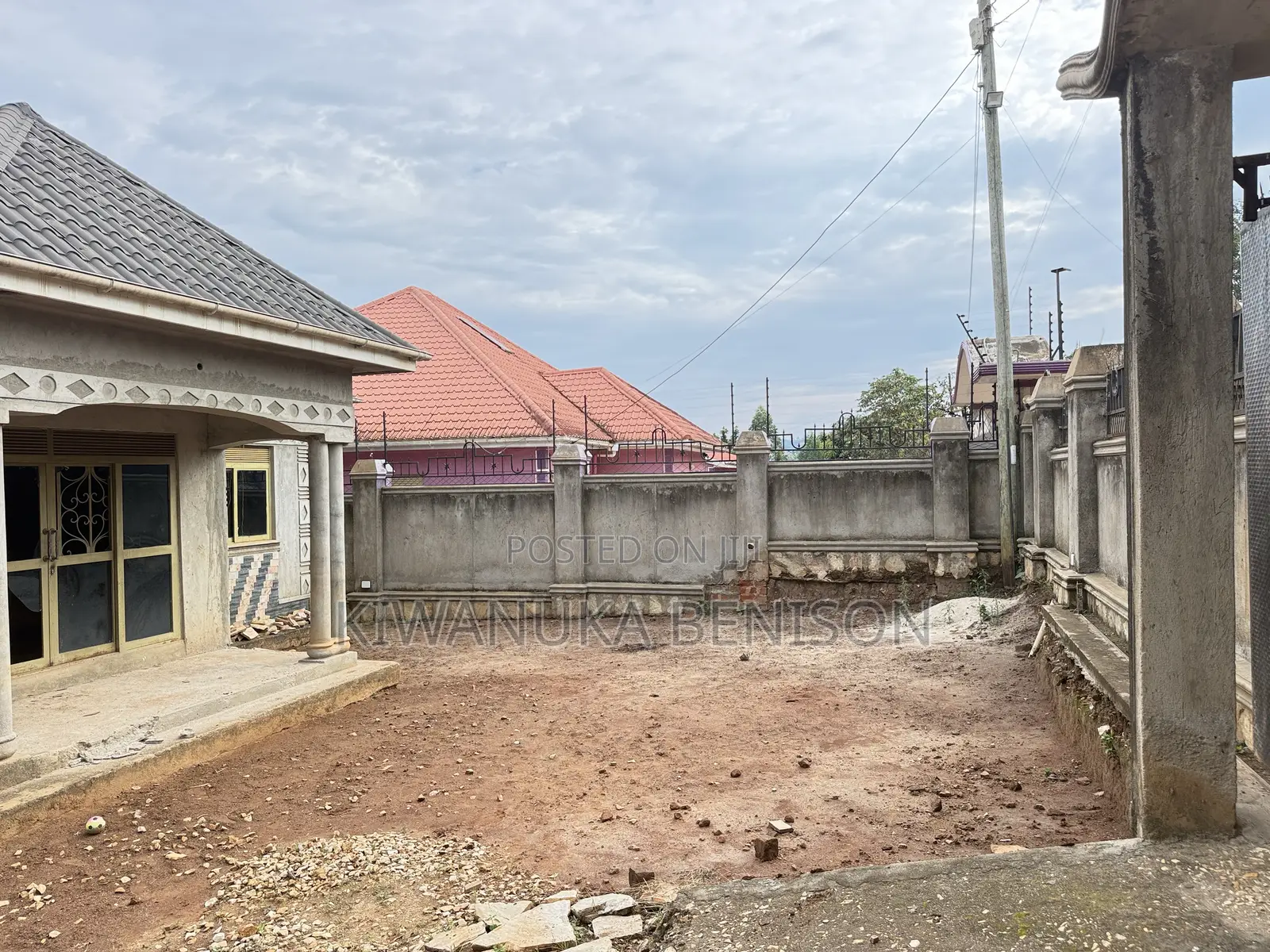 3bdrm Bungalow in Buloba, Central Division for sale