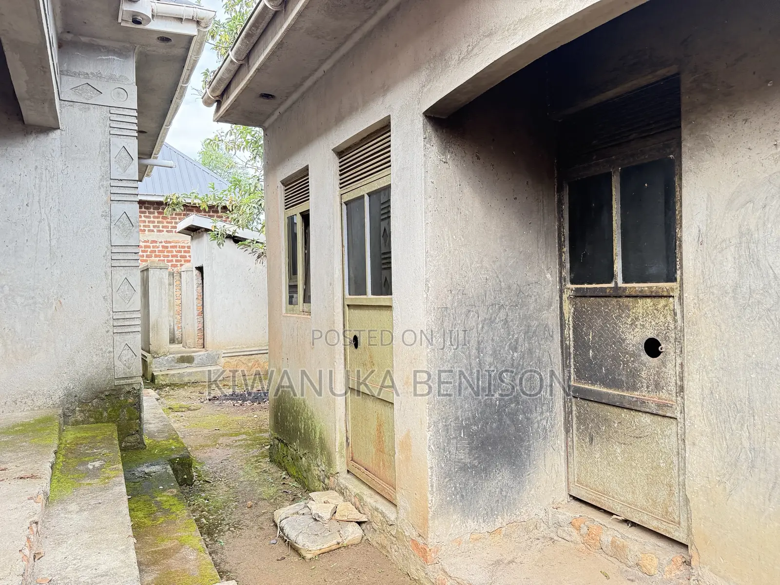 3bdrm Bungalow in Buloba, Central Division for sale