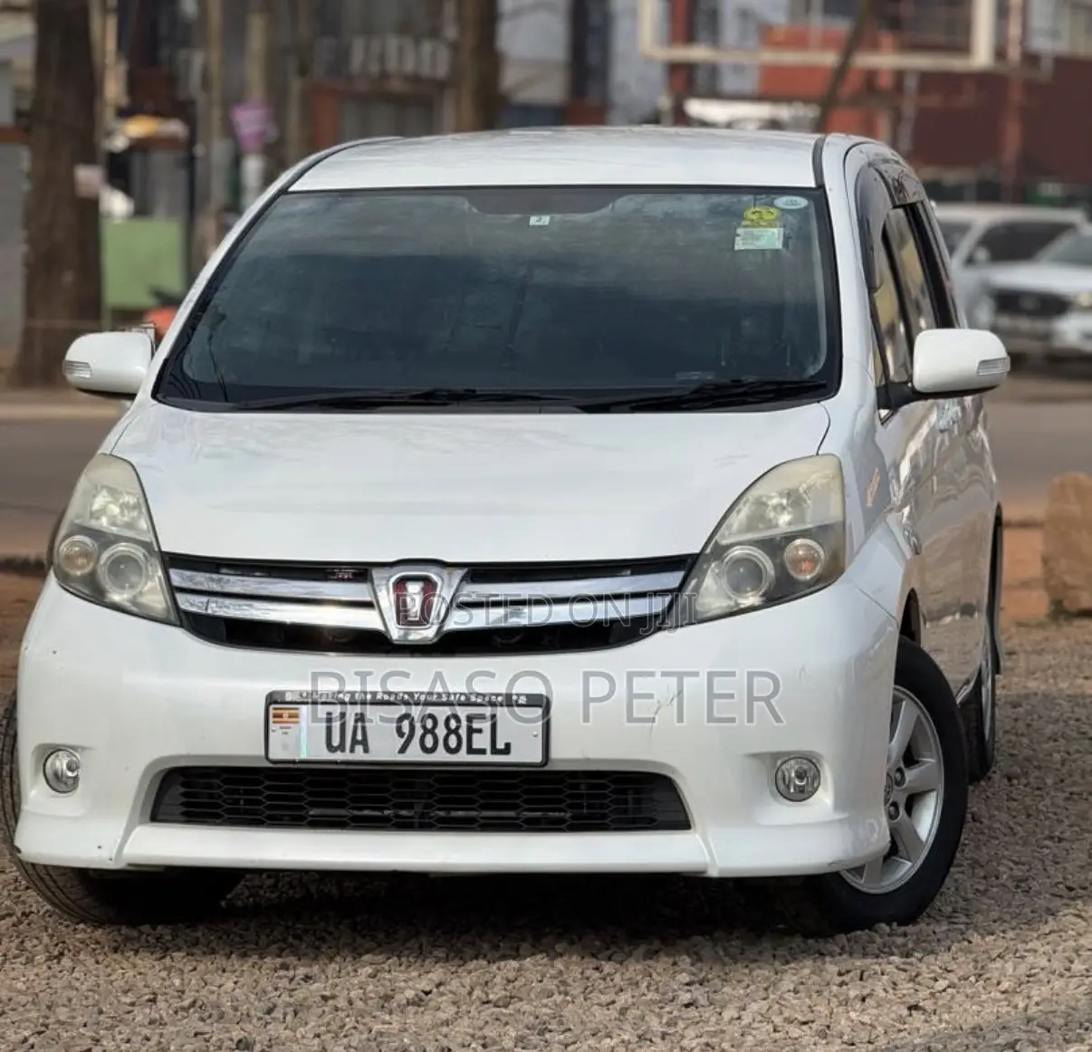 Toyota ISIS 1.8 L 2WD 2012 White