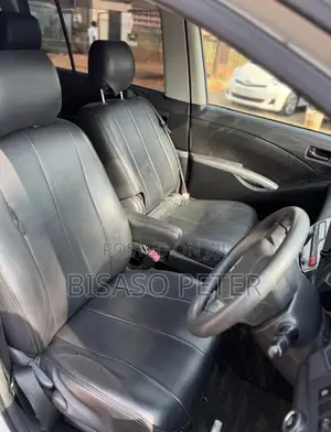 Toyota ISIS 1.8 L 2WD 2012 White